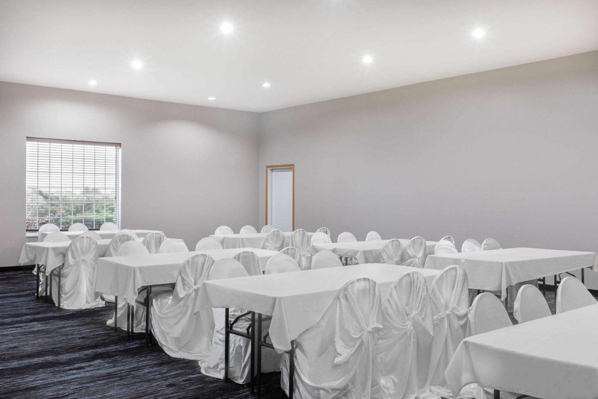 Americinn By Wyndham Pella Luaran gambar
